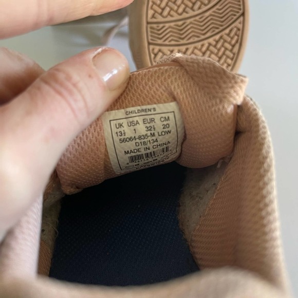 NWOT KIDS KSWISS SNEAKER / RUBBER SHOES PINK SIZE 1 US CHILDREN - Picture 5 of 7